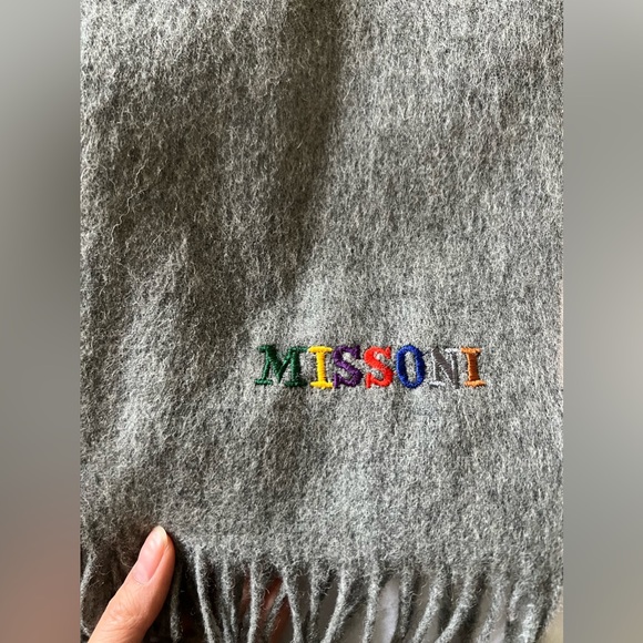 MISSONI Grey Wool Logo Scarf with fringe detail NWOT - Picture 3 of 4